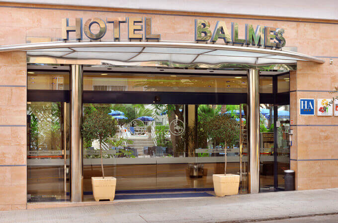 Eingang Hotel Balmes